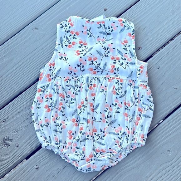 Baby Girl Romper Outfit Floral Bubble 6/12m NWT Bamboo Soft New Baby Shower Gift - Picture 5 of 5